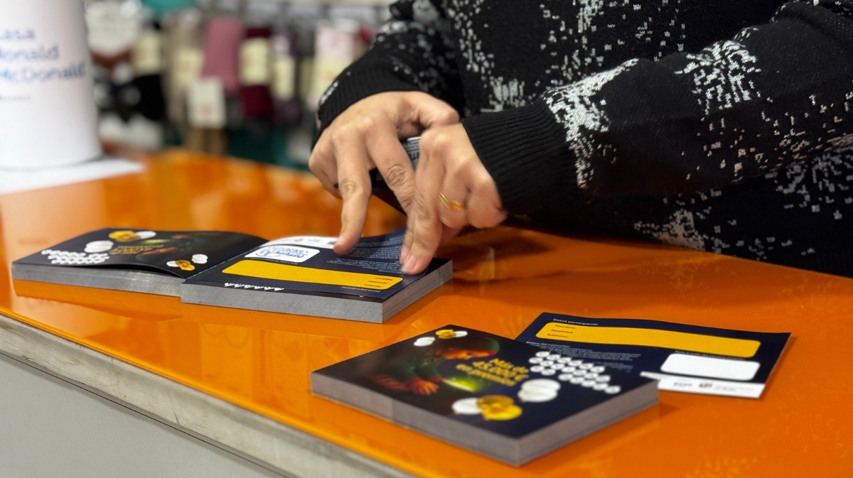 Papeletas de la campaña de comercio navideña