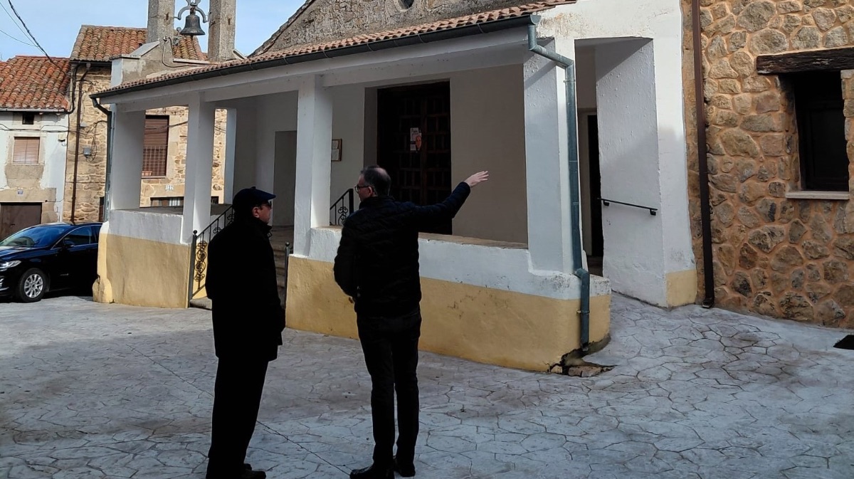 EL obispo visita Navatejares